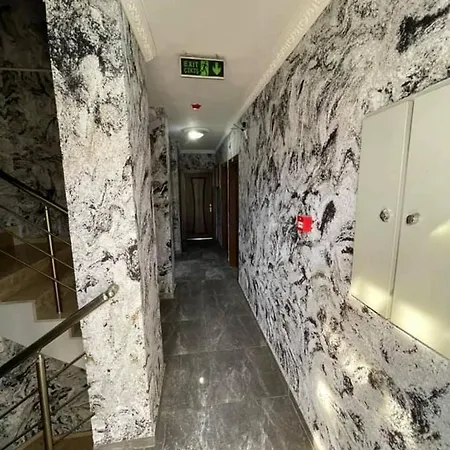 Oezguer 3* Antalya