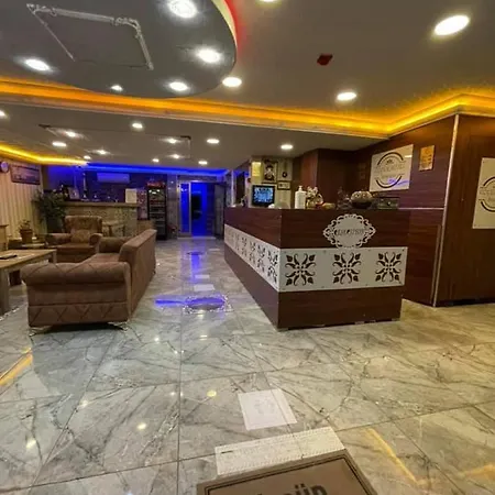 Oezguer 3* Antalya