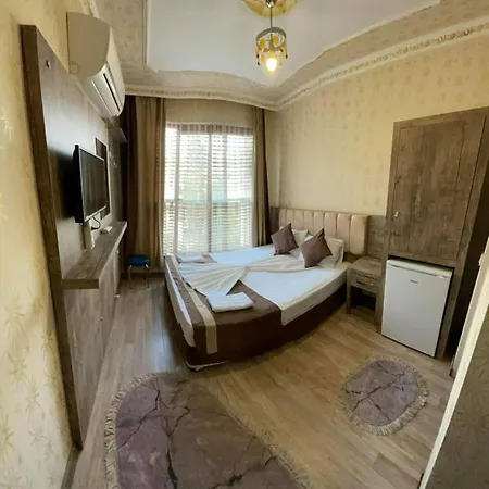 Oezguer Hotel 3*